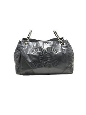 Chanel 16 Jumbo CC Logo Quilted Leather Chain Shoulder Bag